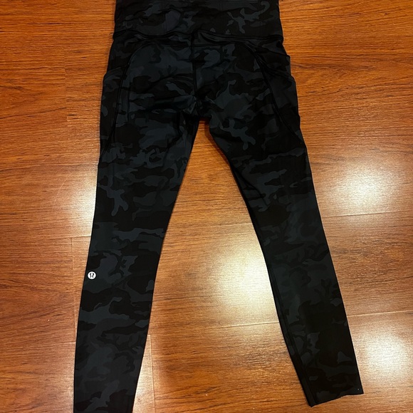 Lululemon Align 26” Leggings with Pockets - Picture 3 of 4